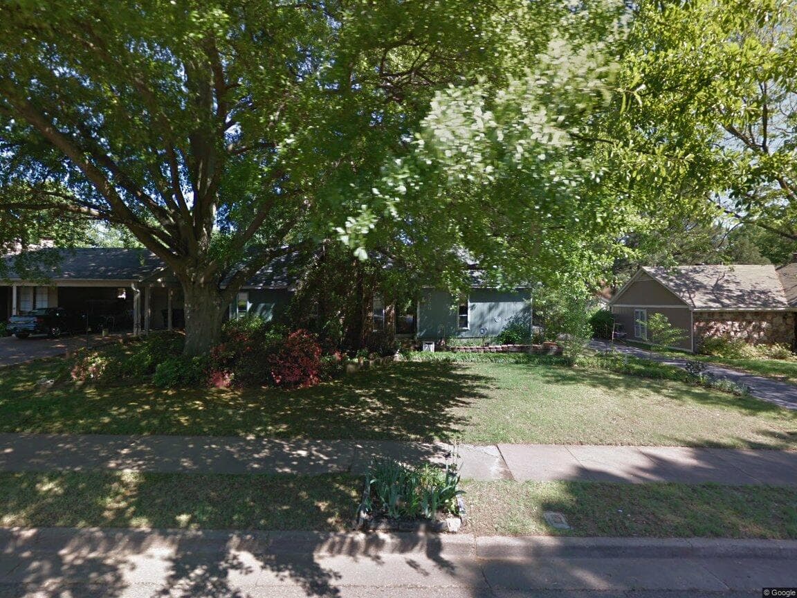 Casa de 3 habitaciones en 5726 Pinola Ave, Memphis, TN 38134 | Owner to Dueño