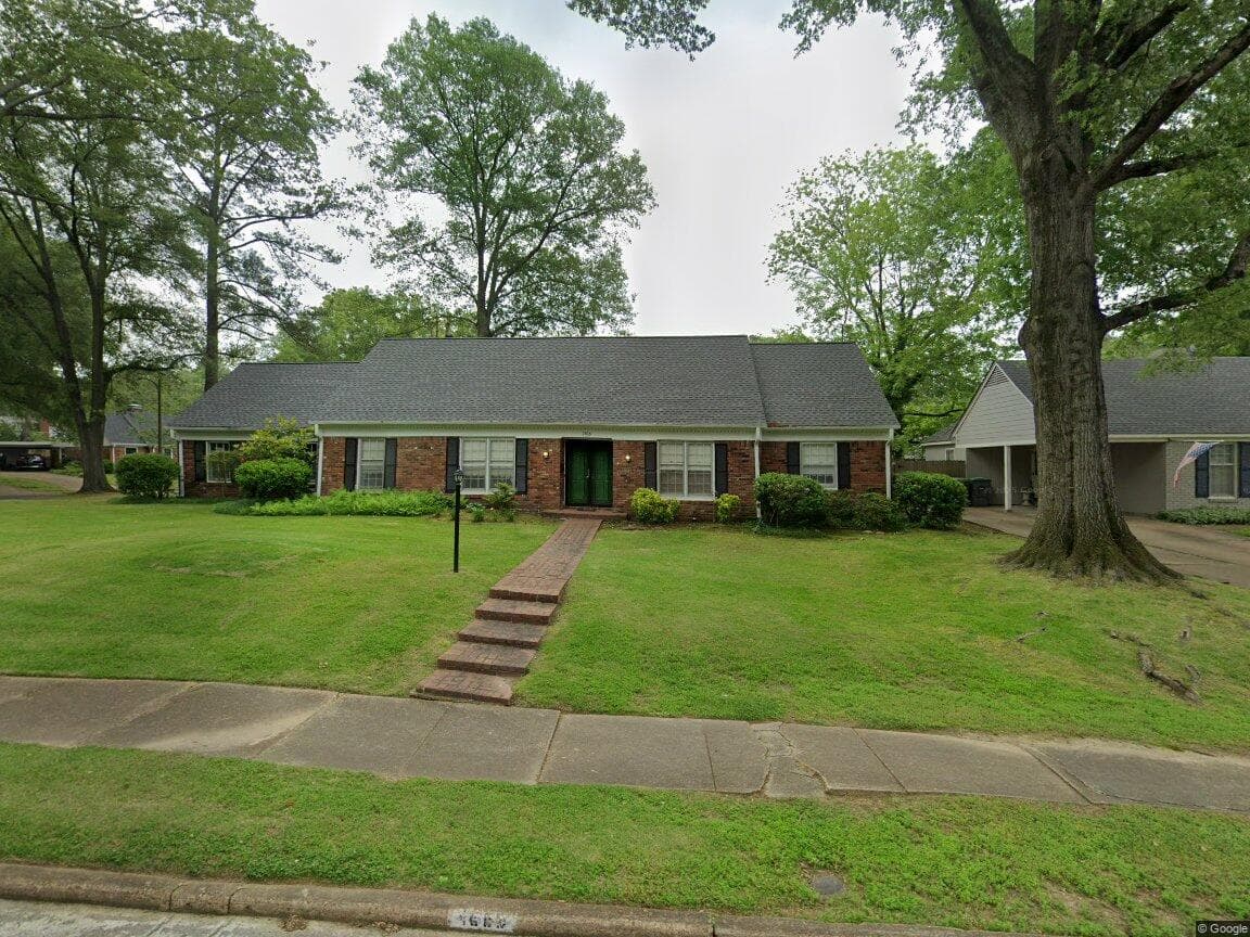 1566 Arcadia St | Hermosa Casa en Venta en East Memphis | OwnerToDueno.com