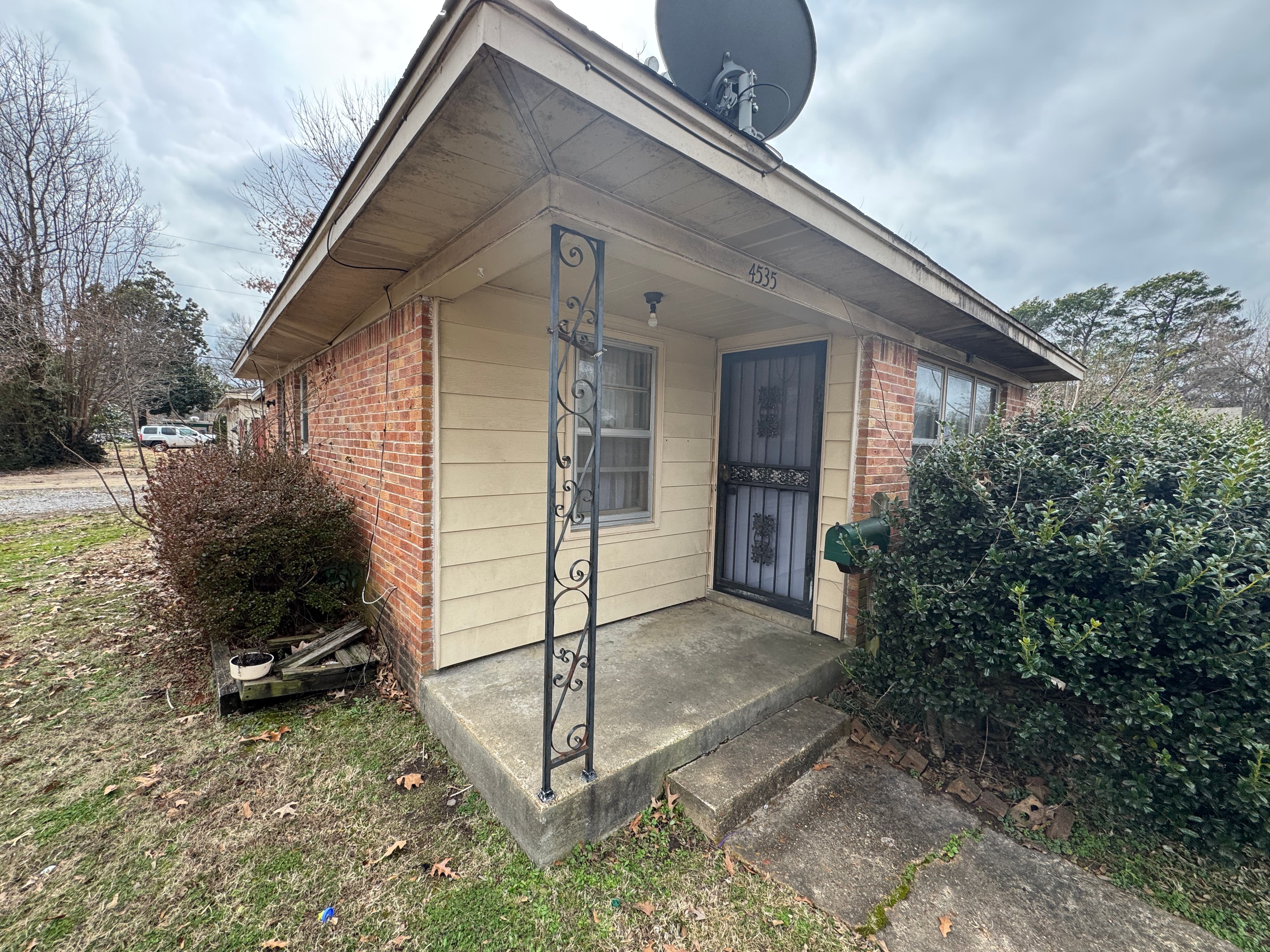 Casa de 3 Habitaciones y 2 Baños en Venta en 4535 Violet Cv, Memphis, TN 38122 con Garaje Independiente para 2 Autos