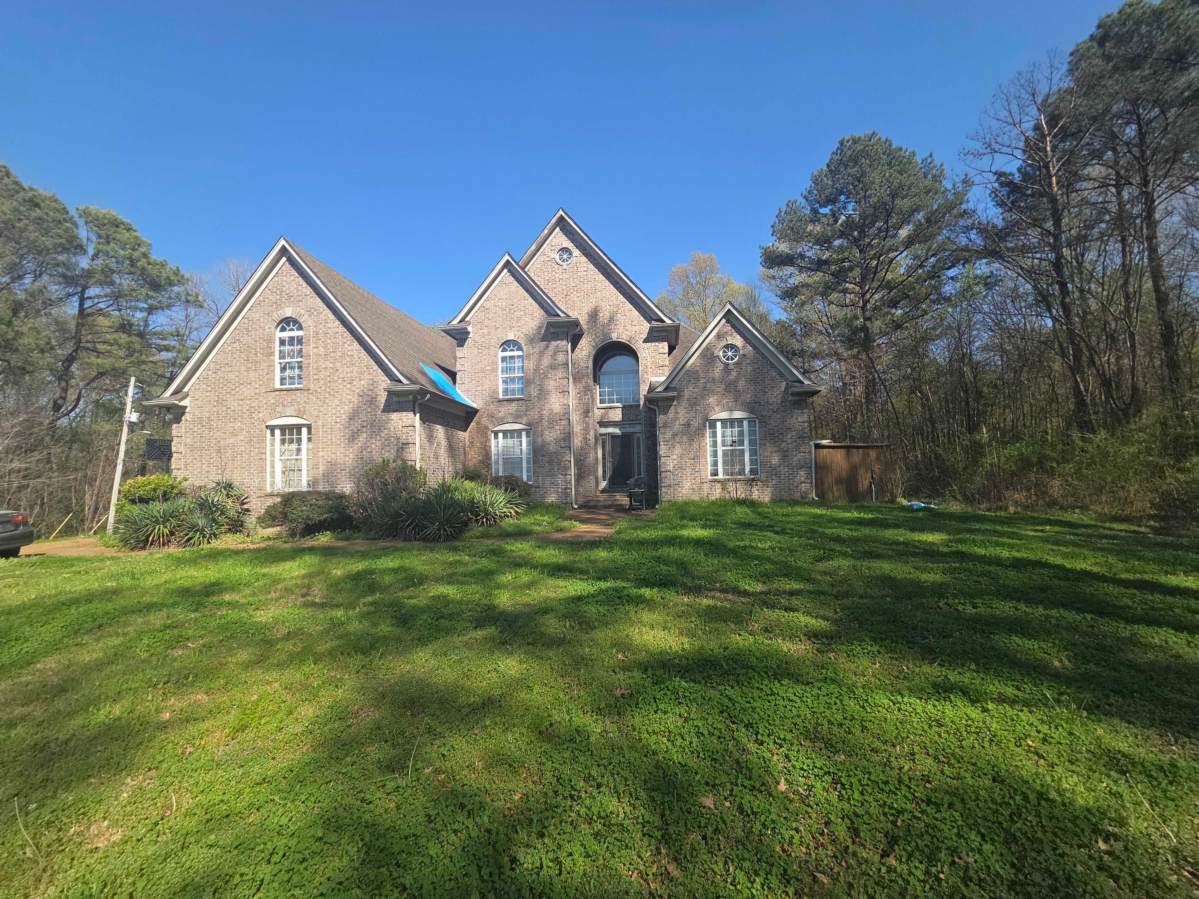 5066 12th Rd, Memphis, TN 38109 | Casa de ladrillo completo con 5 habitaciones y 4 baños