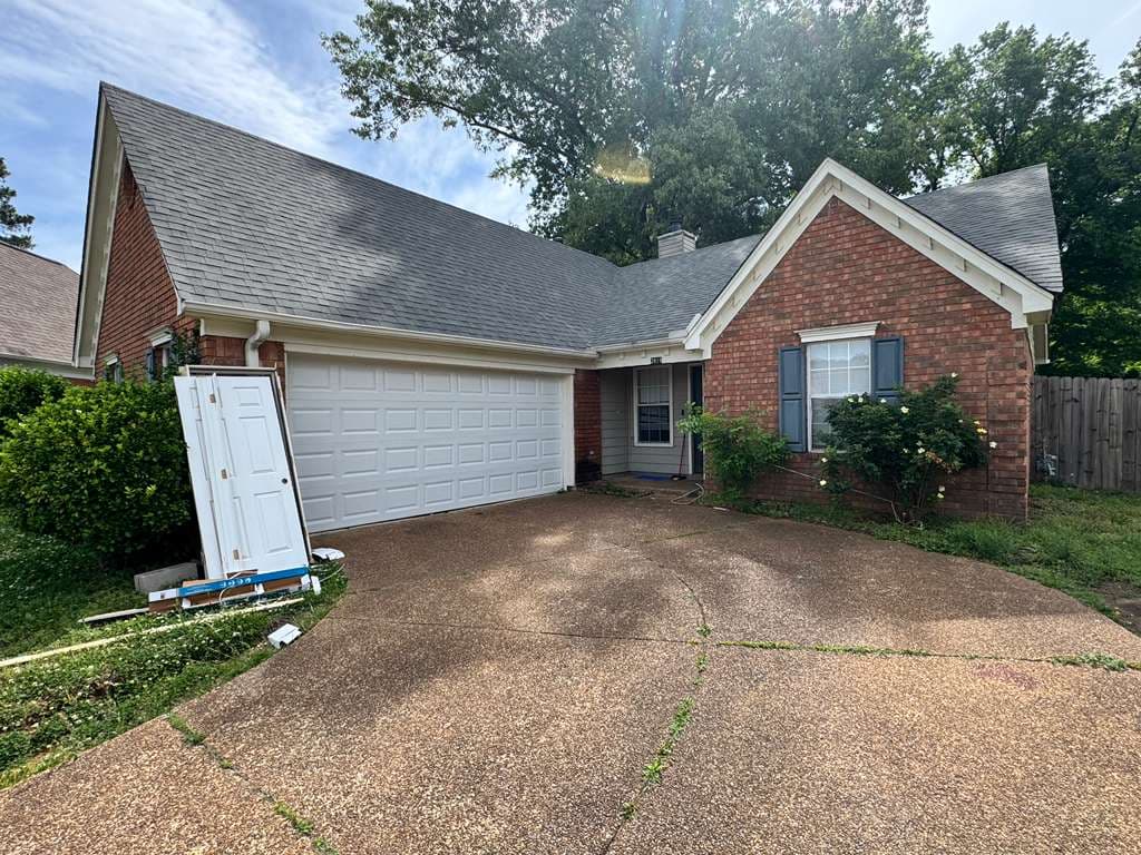Casa de ladrillo de 3 habitaciones en tranquila calle sin salida en Memphis | Lote arbolado | Financiamiento directo del propietario disponible