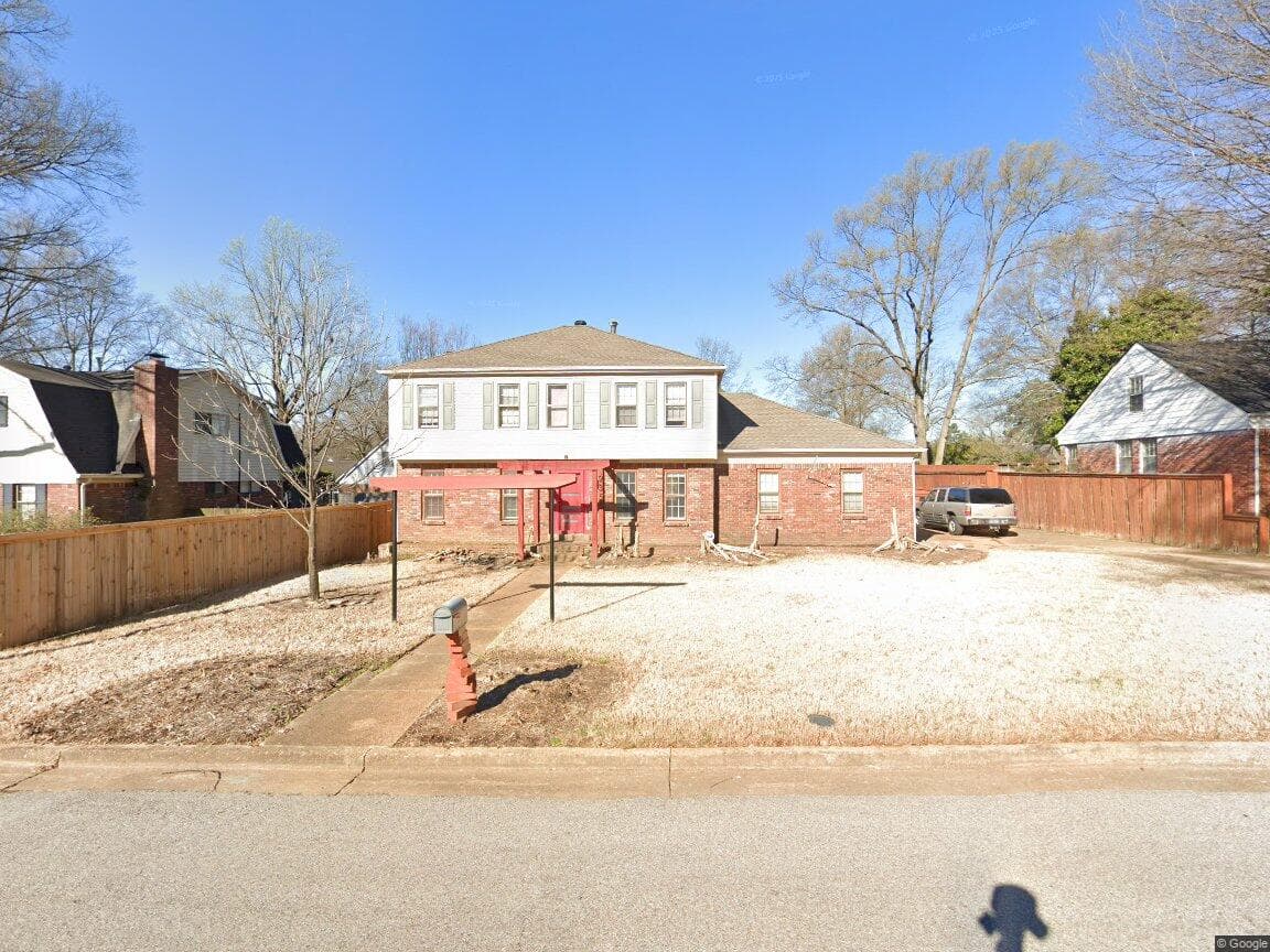 Casa de Ladrillo de 4 Habitaciones y 2 Baños con Financiamiento Dueño a Dueño – 2355 Glencliff St, Memphis, TN 38119