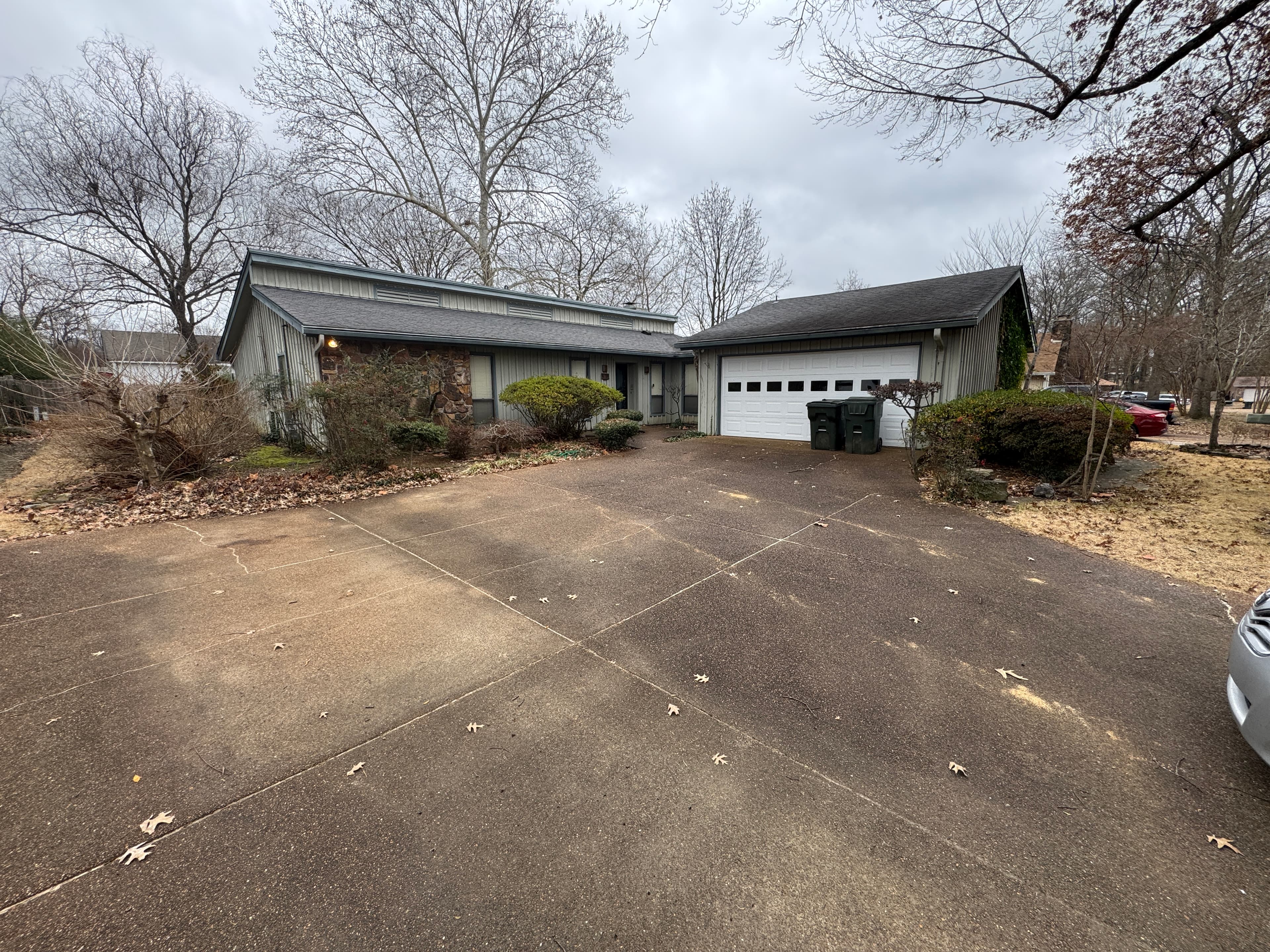 2368 Barbaro Dr: Impresionante Casa Contemporánea | Una de las Mejores Casas en Venta en Memphis, TN 38134